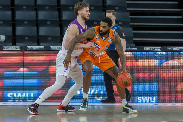 引擎中更容 引擎中更容