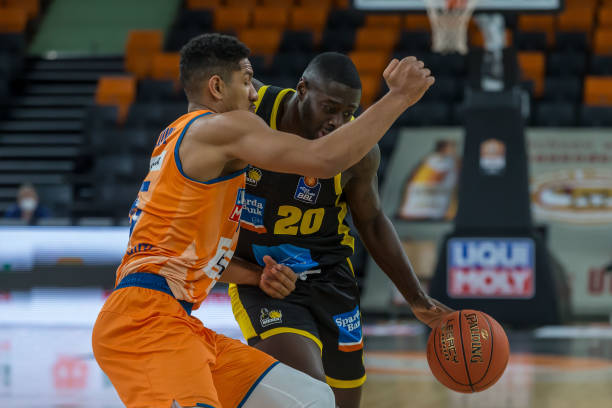 露头角后转 露头角后转