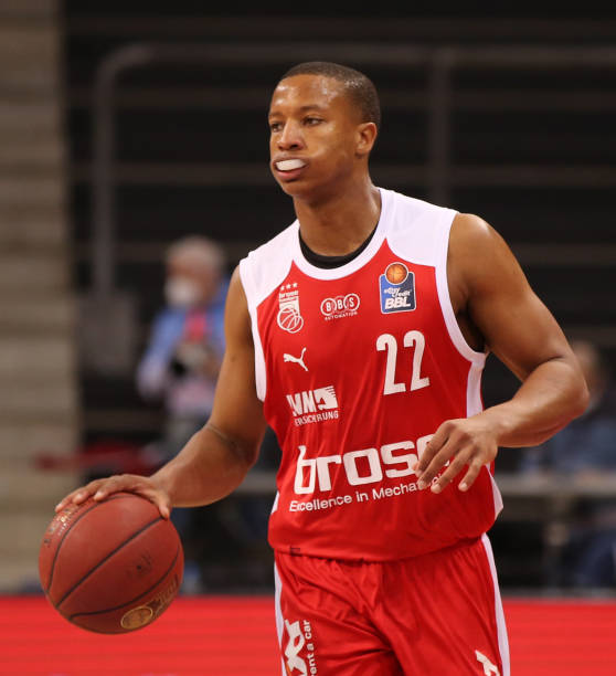 年轻化与高 年轻化与高