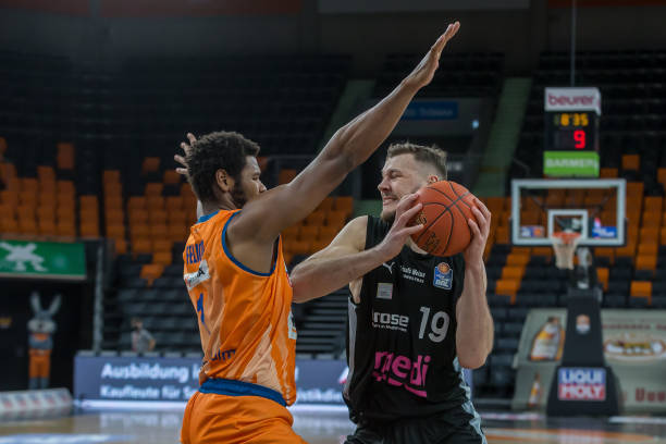 对于桑托斯 对于桑托斯